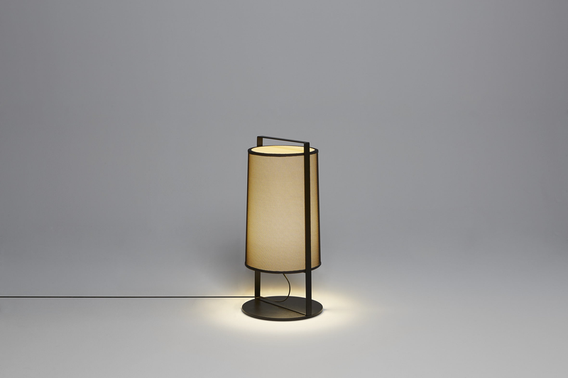 Macao 551.32 table sand black + beige fabric and black net Bordlampe Bordlampe